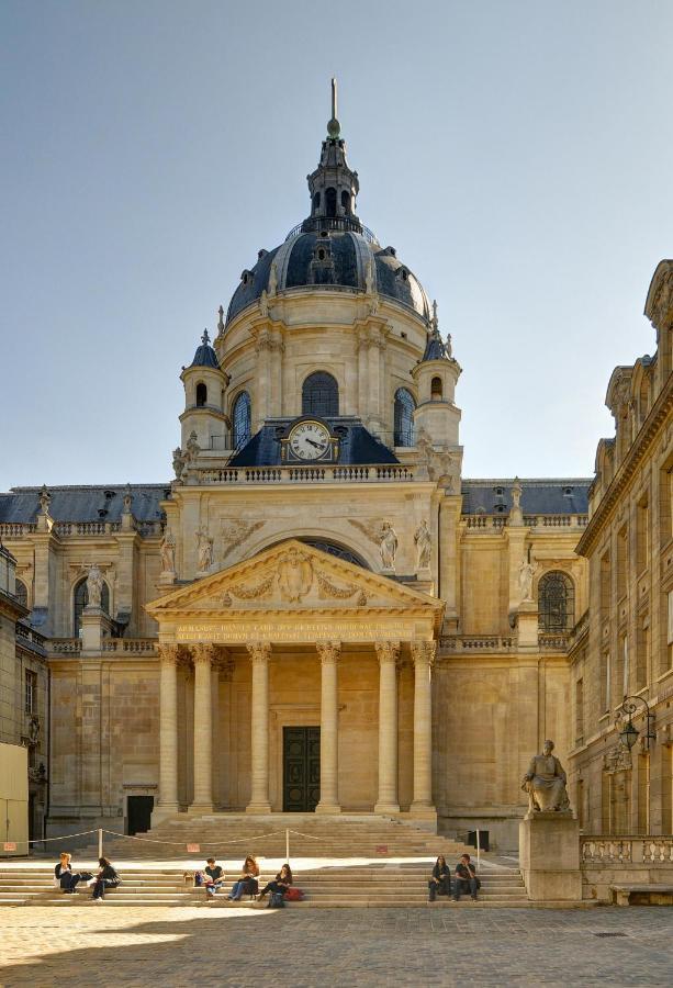 Apartamento Petite Maison Avec Cour Dans Les Beaux Quartiers-Vous Faites Le Menage- Very Good Prices For T-H-E Location But You Have To Clea-N Th-E Flat París Exterior foto