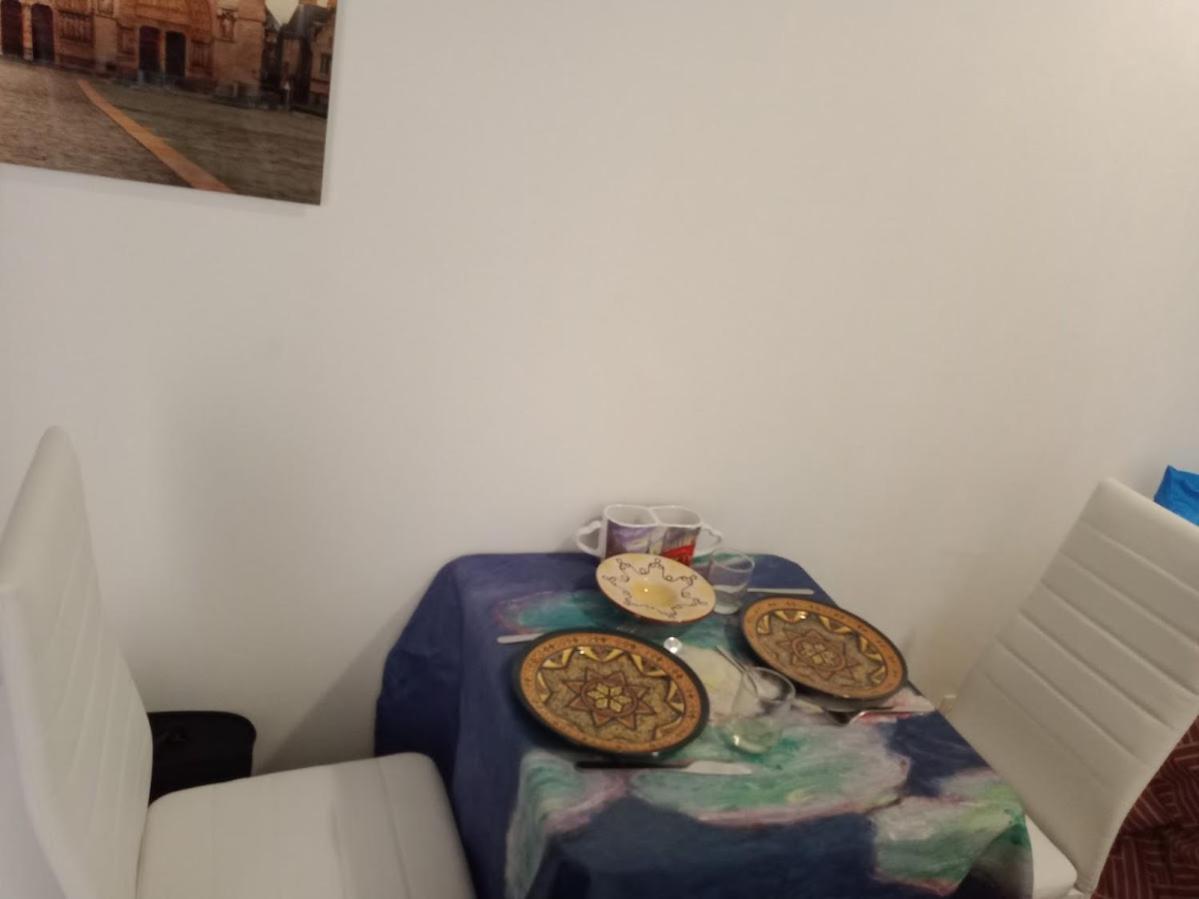 Apartamento Petite Maison Avec Cour Dans Les Beaux Quartiers-Vous Faites Le Menage- Very Good Prices For T-H-E Location But You Have To Clea-N Th-E Flat París Exterior foto